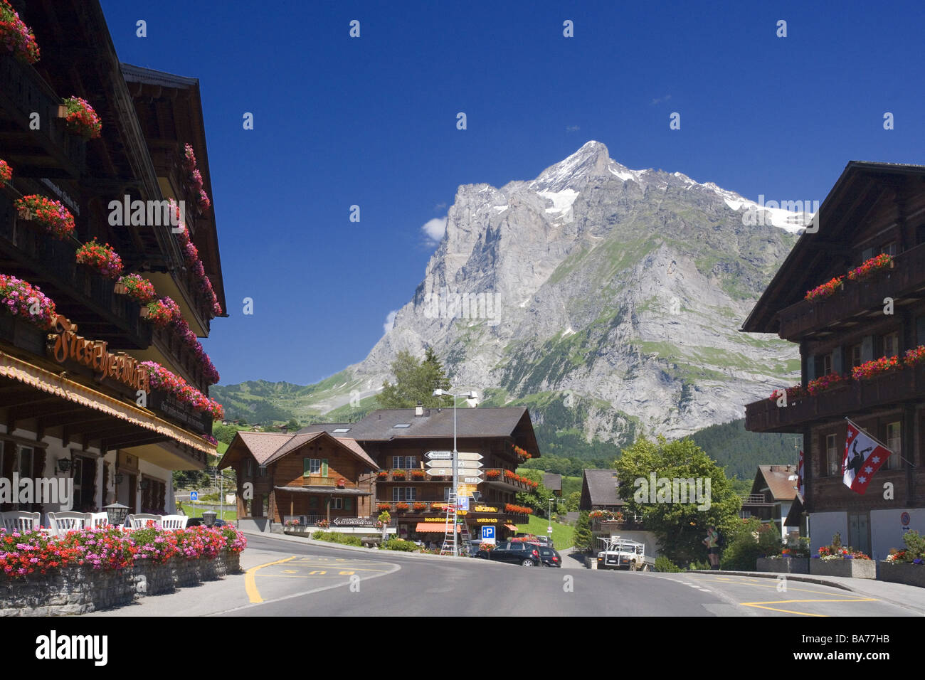 Switzerland Berner waiter-country Grindelwald houses street weather-horn  series Europe west-Alps Berner Alps valley mountain Stock Photo - Alamy