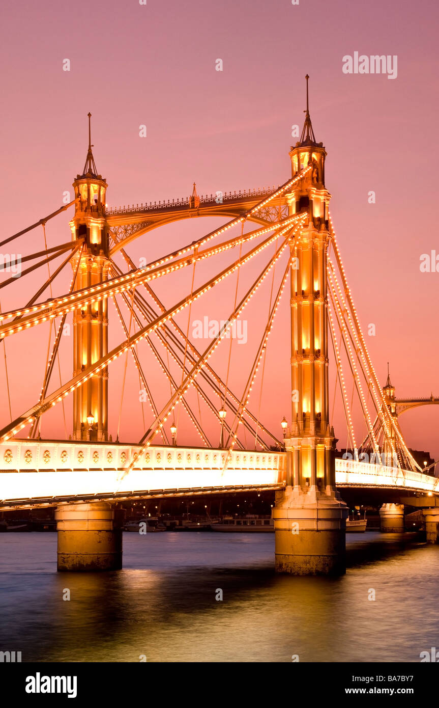 The albert bridge hi-res stock photography and images - Alamy