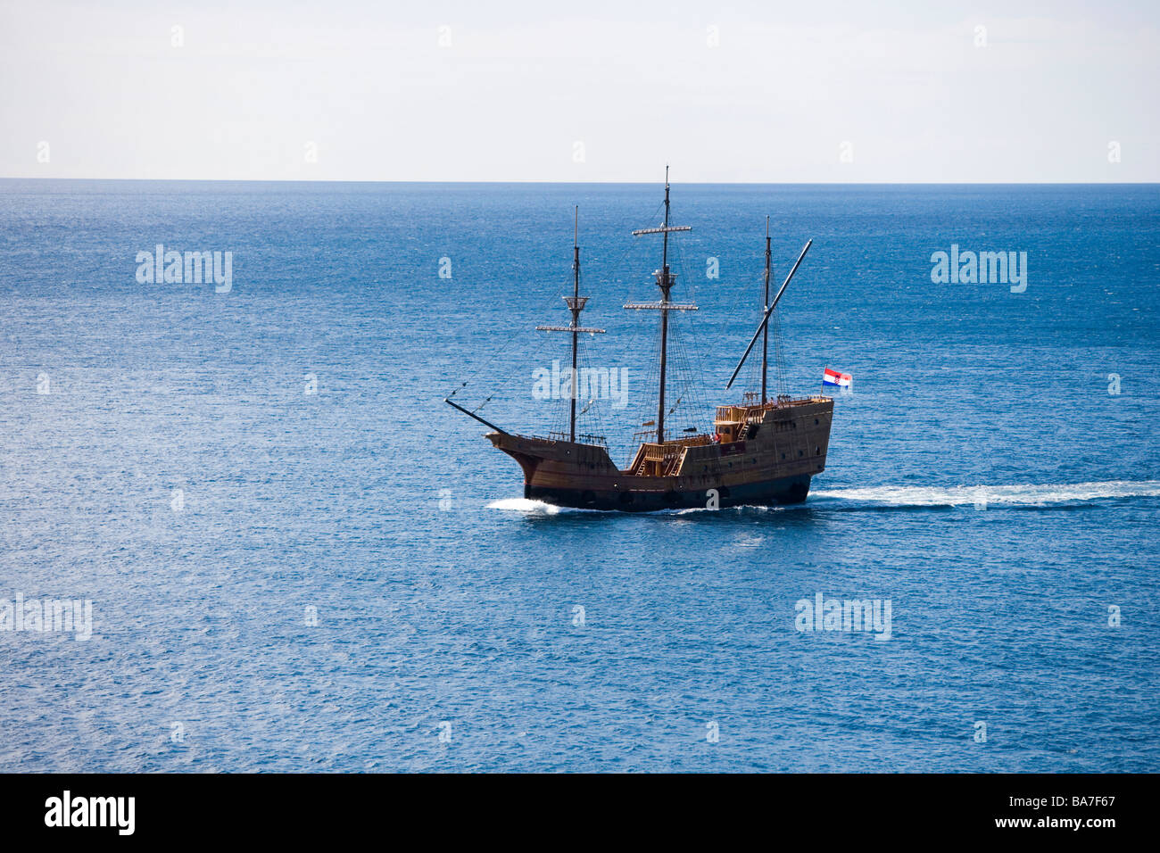 Historic sailing ship hires stock photography and images Alamy