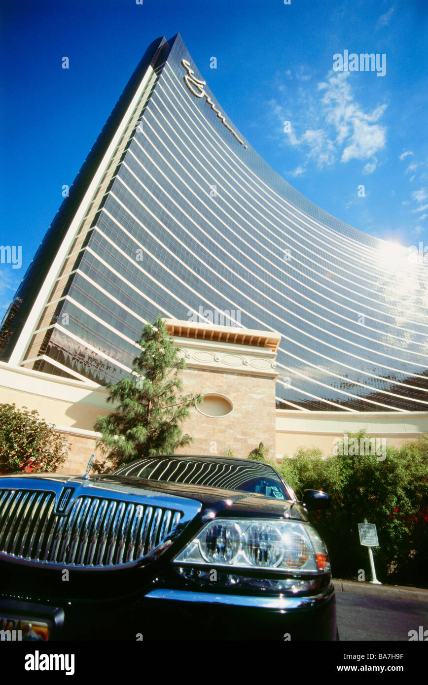 Luxury car in front of Hotel Wynn, Las Vegas, Nevada, USA, America