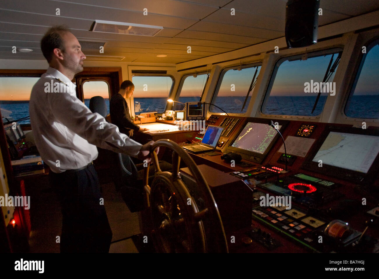 vertraging Vaardigheid werk Helmsman ship hi-res stock photography and images - Alamy