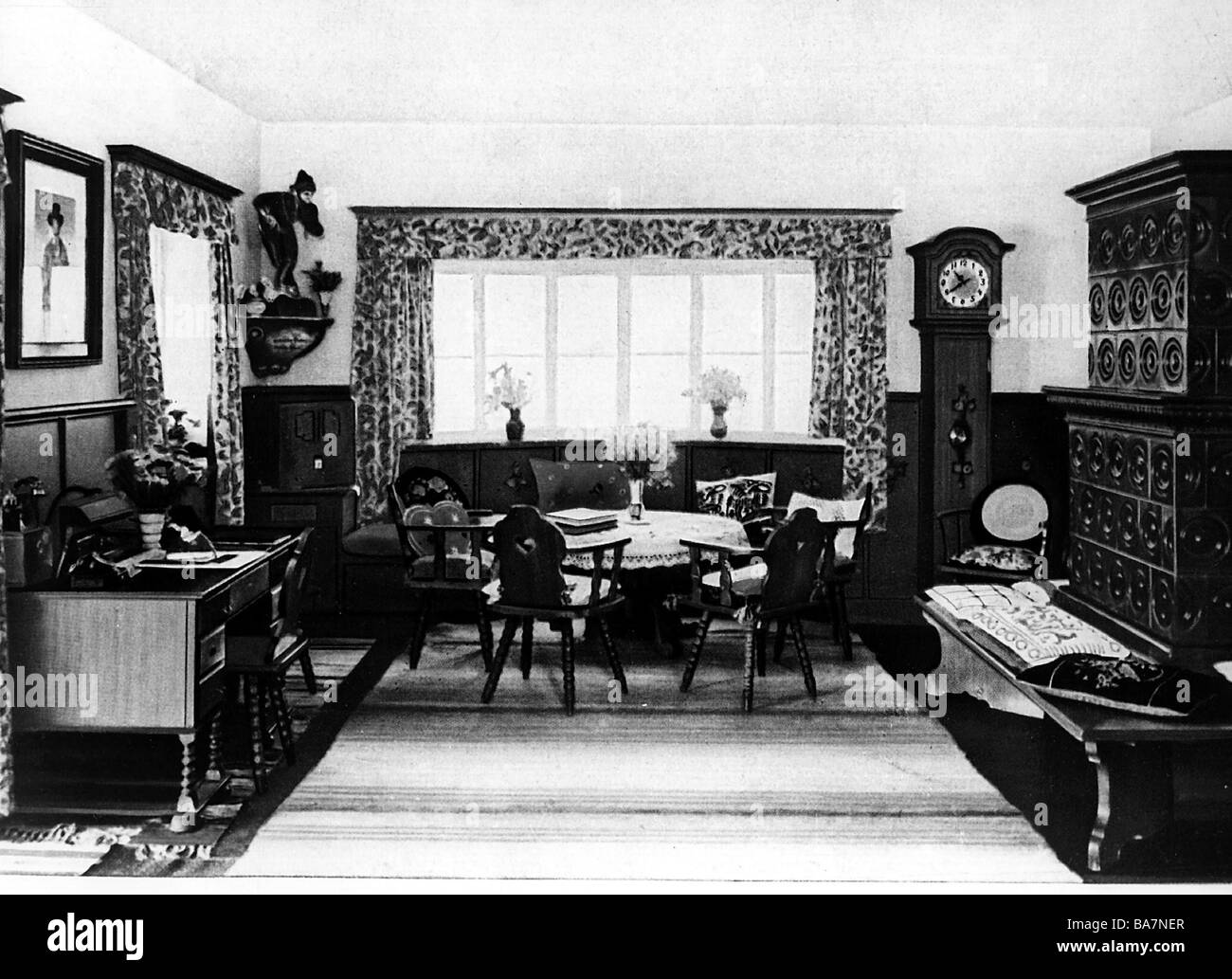 Hitler, Adolf, 20.4.1889 - 30.4.1945, German politician (NSDAP) Chancellor since 30.1.1933, his house Berghof at Obersalzberg, interior view, room with tiled stove, Stock Photo