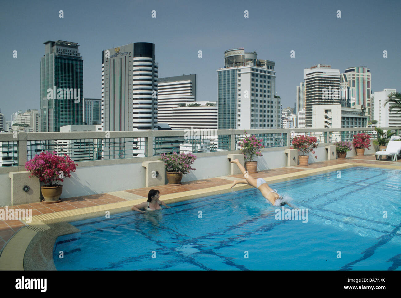 Rooftop swimming pool with view, Chateau Hotel, Bangkok, Thailand Stock Photo Alamy