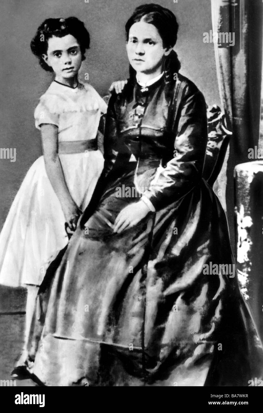 Marx, Jenny, 12.2.1814 - 2.12.1881, German activist of socialism, wife of Karl Marx, full length, with her oldest daughter Jenny, studio shot, circa 1850, Stock Photo