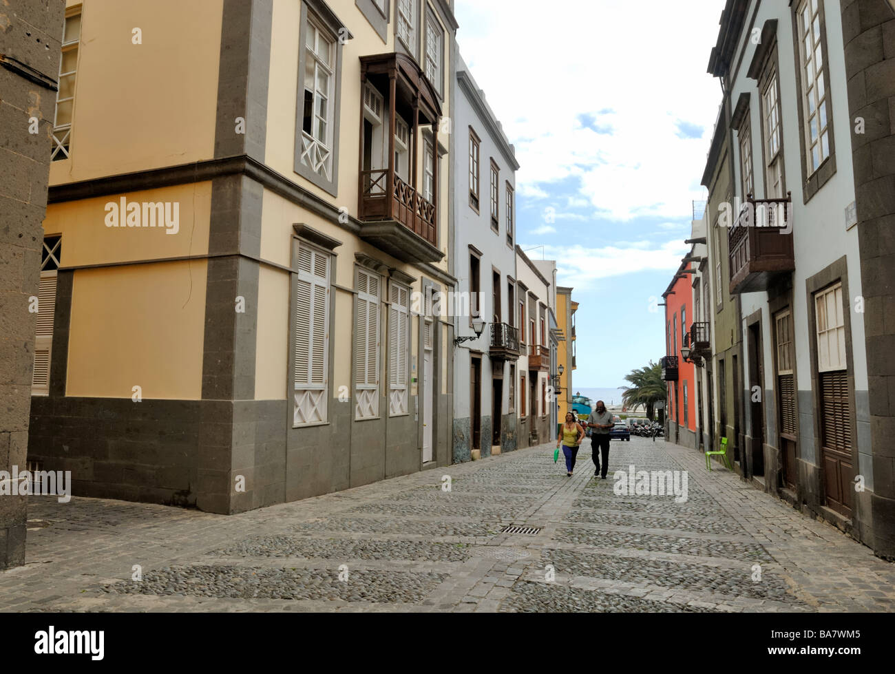 A fine view along Calle Balcones. 18th century houses with the wooden balconies in old and elegant district of Vegueta. Las Palm Stock Photo