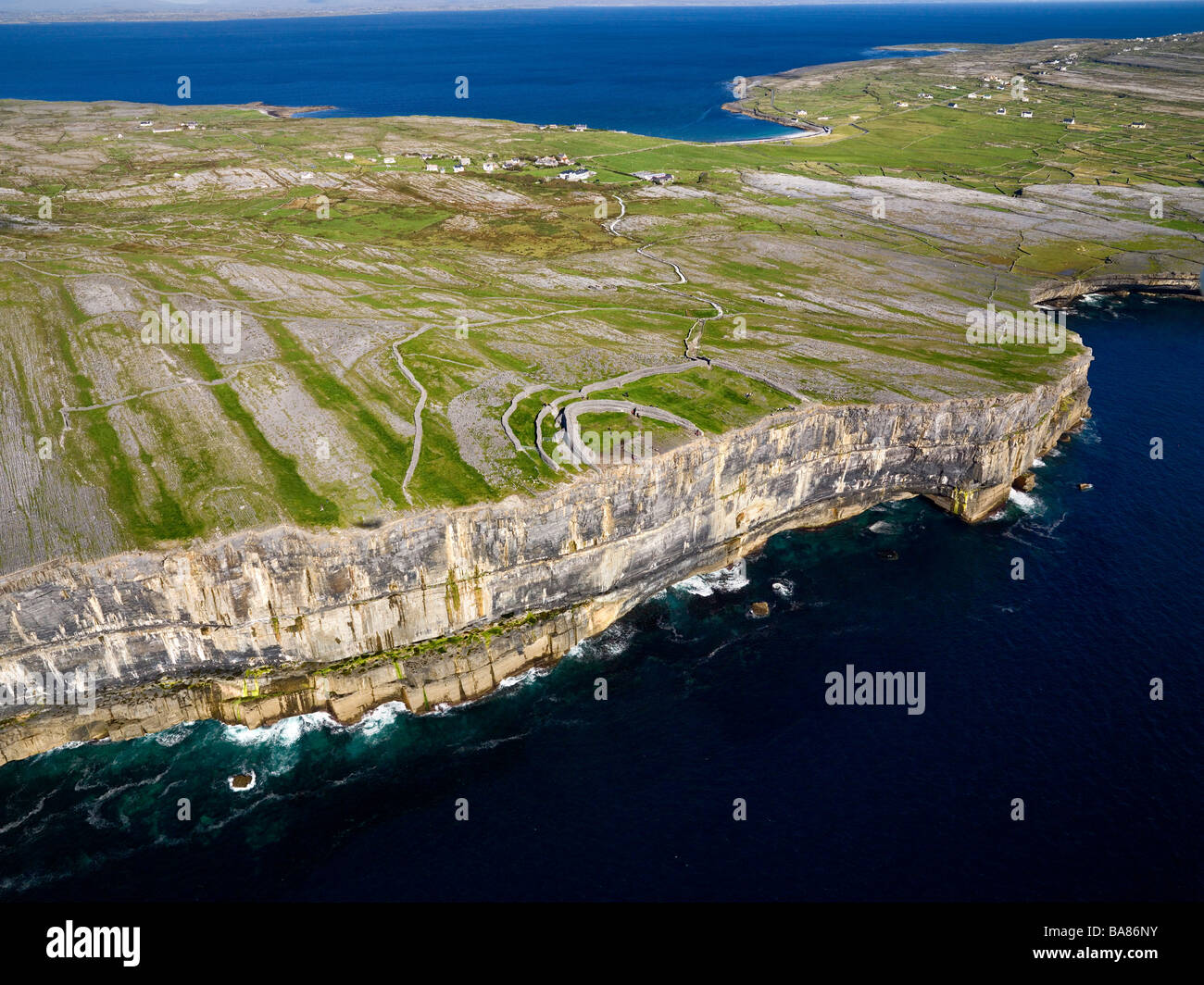 Dun aengus aerial hi-res stock photography and images - Alamy