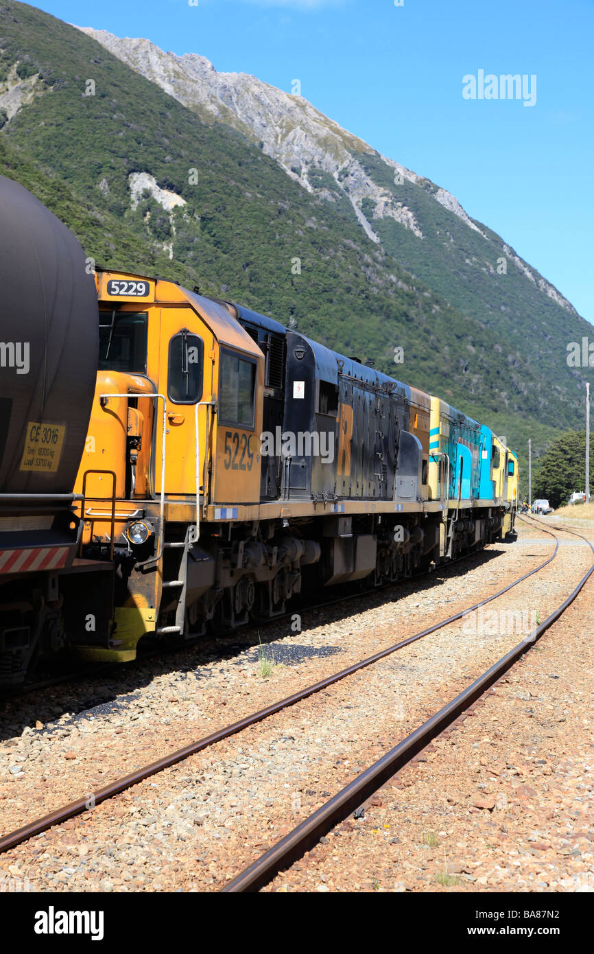 NZ rail coal train diesel engine Stock Photo