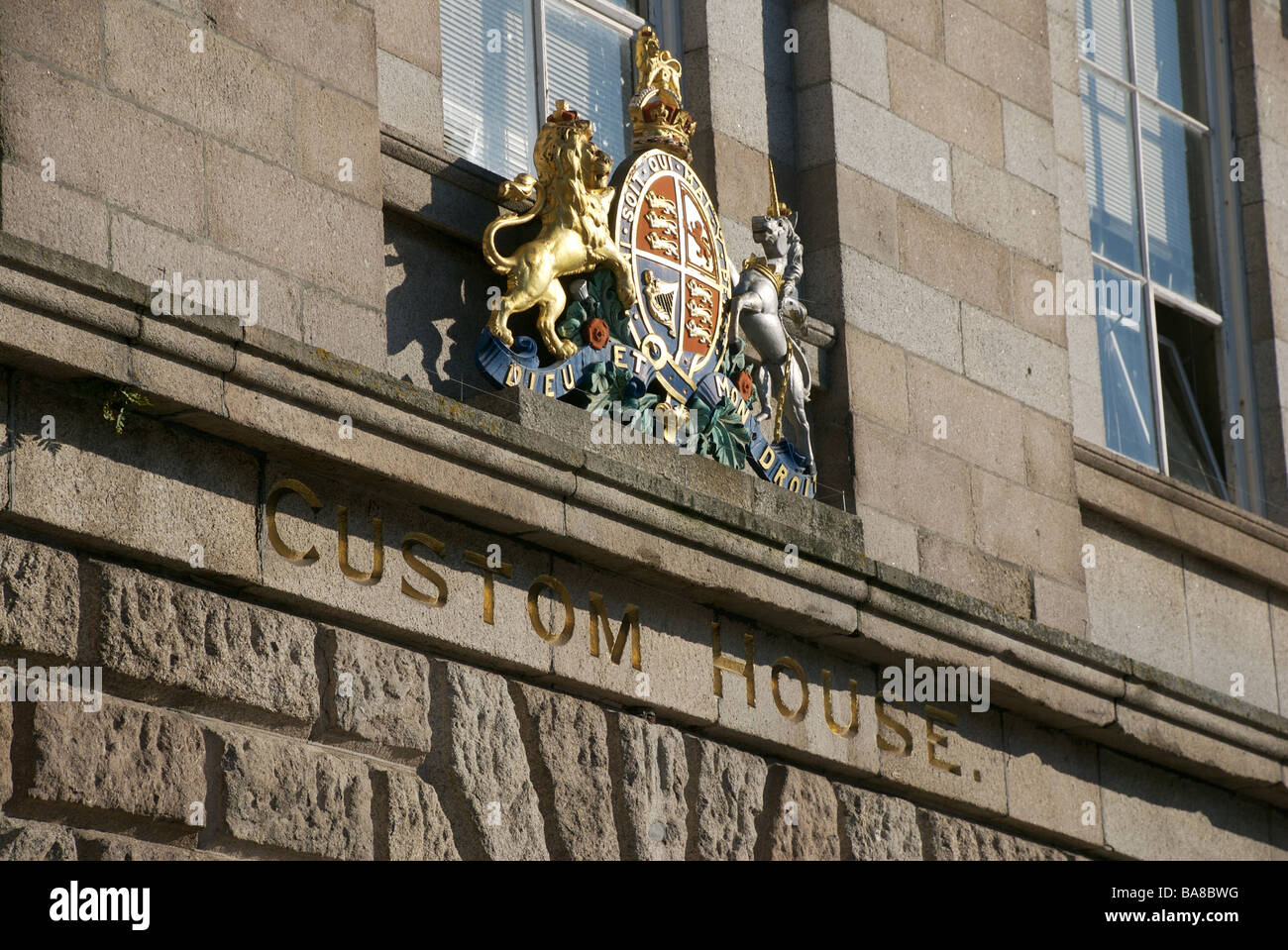 The Custom House and Coat of Arms crest, Barbican Quay, Plymouth, Devon, UK Stock Photo