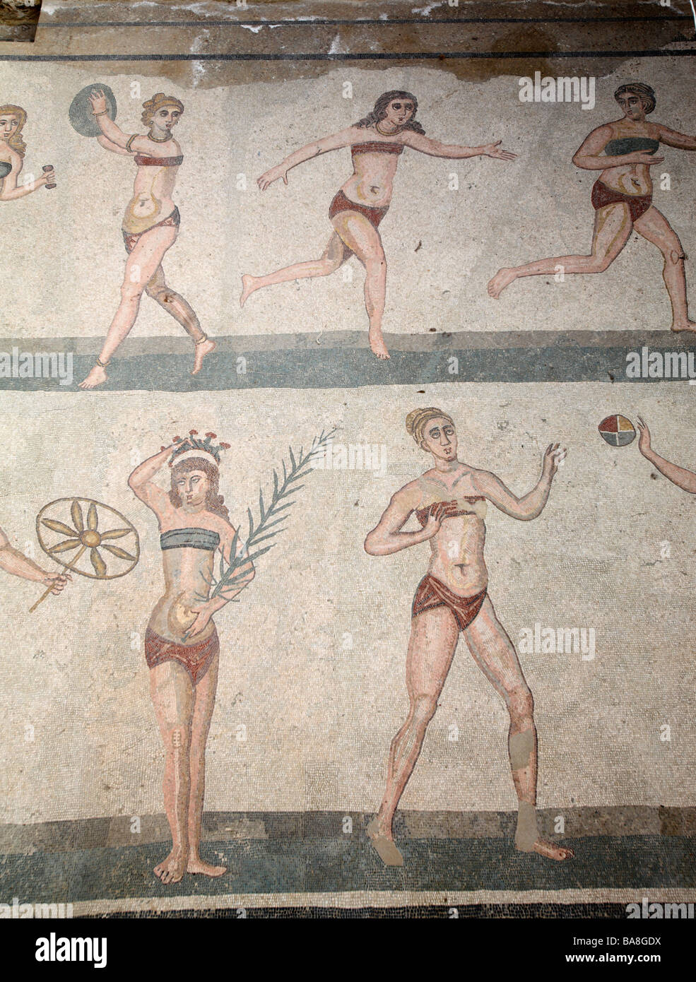 Roman Mosaic of Bikini girls in Villa del Casale, Piazza Armerina Stock  Photo - Alamy