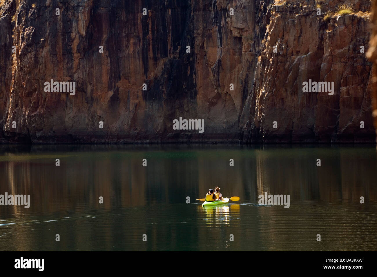 Canoeing in Nitmiluk (Katherine Gorge) National Park. Katherine River, Northern Territory, AUSTRALIA Stock Photo