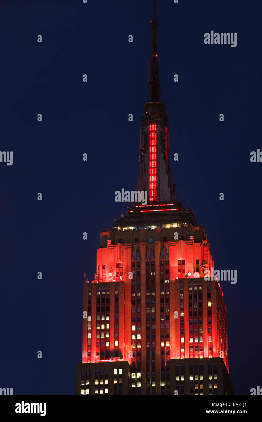 Highrise building at night hi-res stock photography and images - Alamy