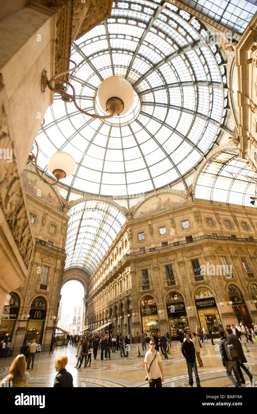Milan shopping mall hi-res stock photography and images - Alamy