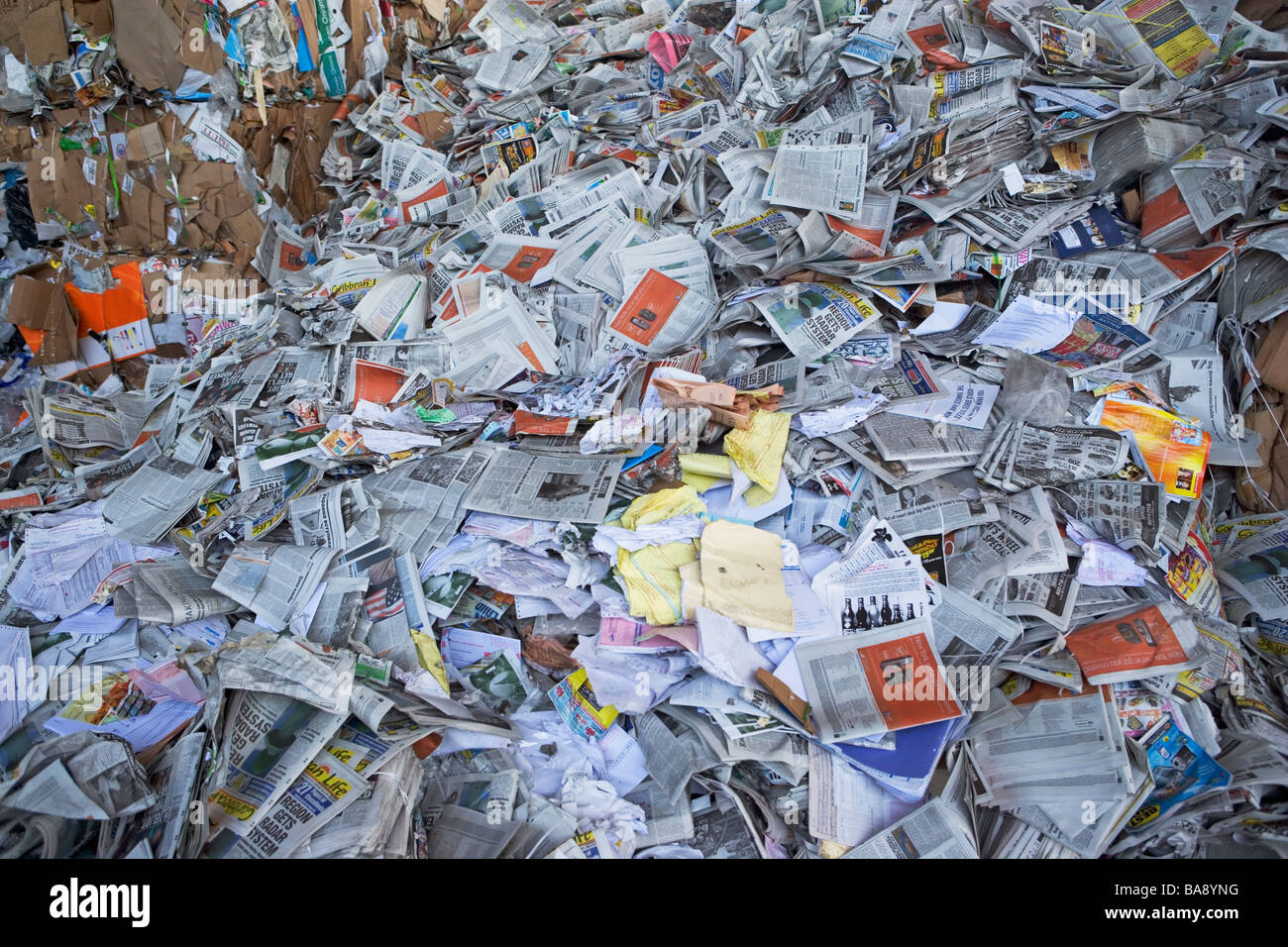 Paper recycling plant hires stock photography and images Alamy