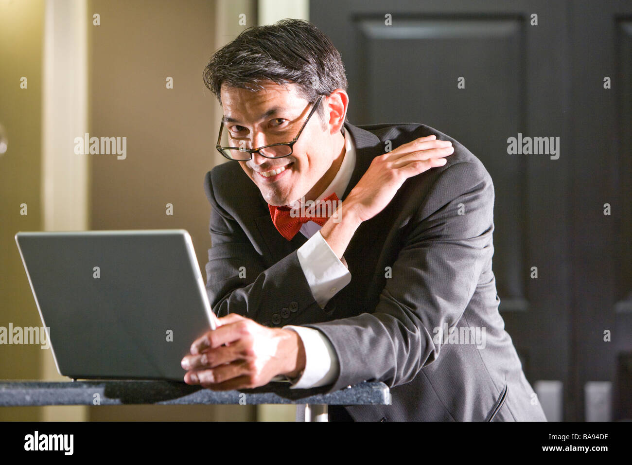 Pat on the shoulder hires stock photography and images Alamy
