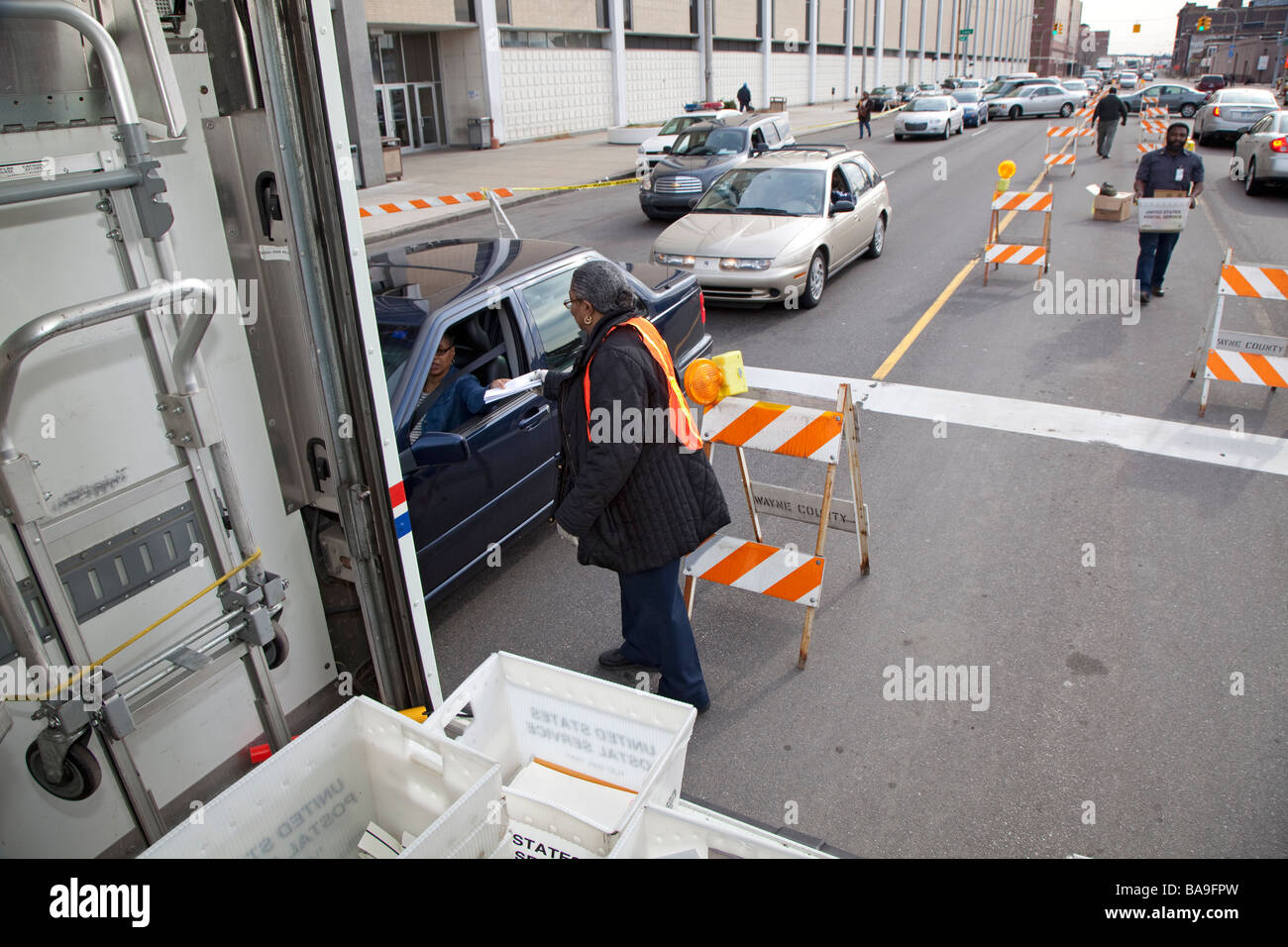 Workers return to office hires stock photography and images Alamy