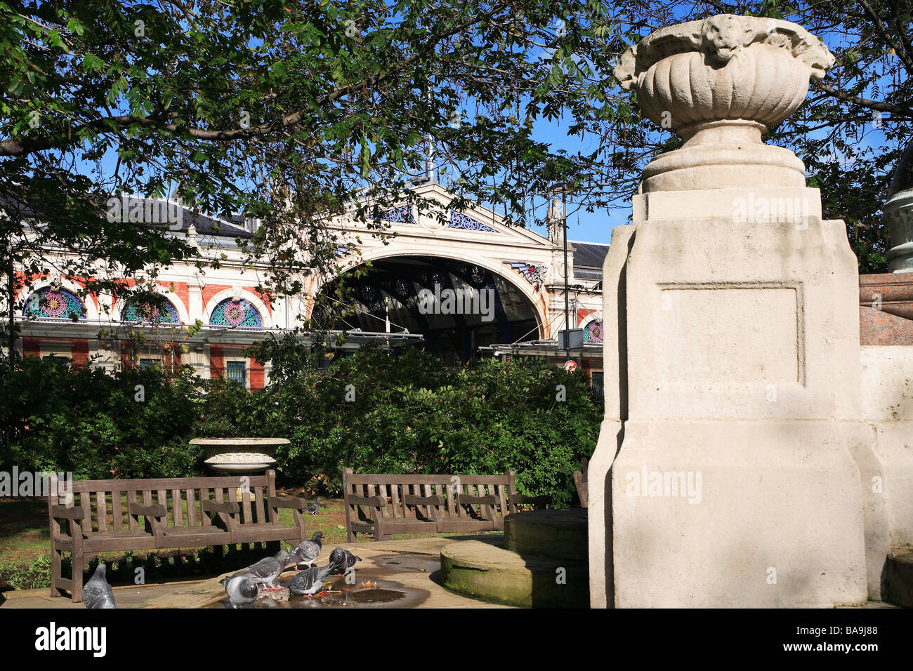 The West Smithfield Garden [City of London] England Stock Photo Alamy