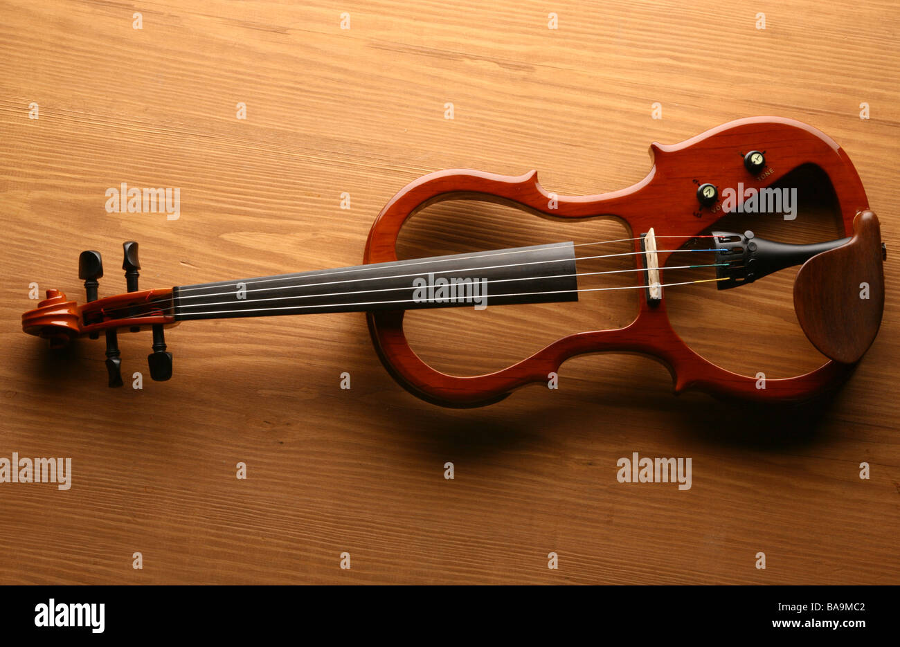 electric violin Stock Photo Alamy