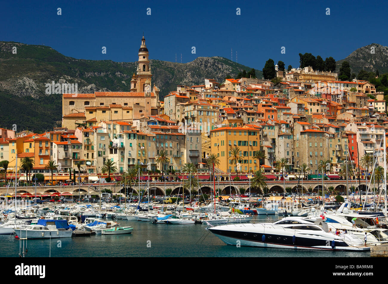 The Old Port of Menton, in the back the Old Town of Menton with the baroque  Saint Michel church, Menton, Côte d Azur, France Stock Photo - Alamy