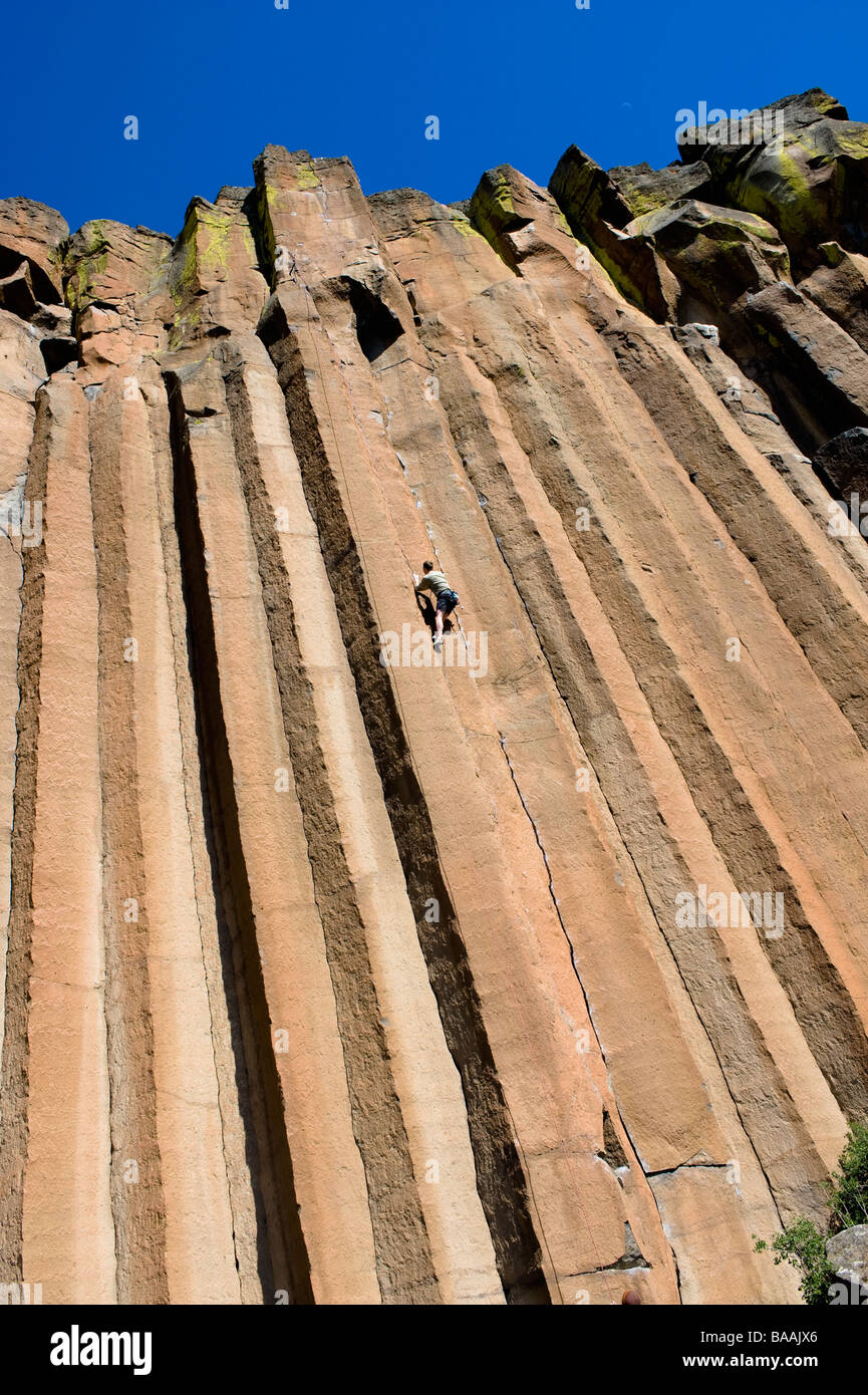 A mid adult man rock climbing at Trout Creek, Oregon Stock Photo Alamy