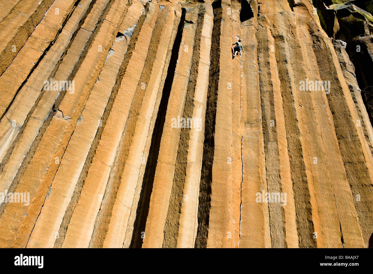 A mid adult man rock climbing at Trout Creek, Oregon Stock Photo Alamy