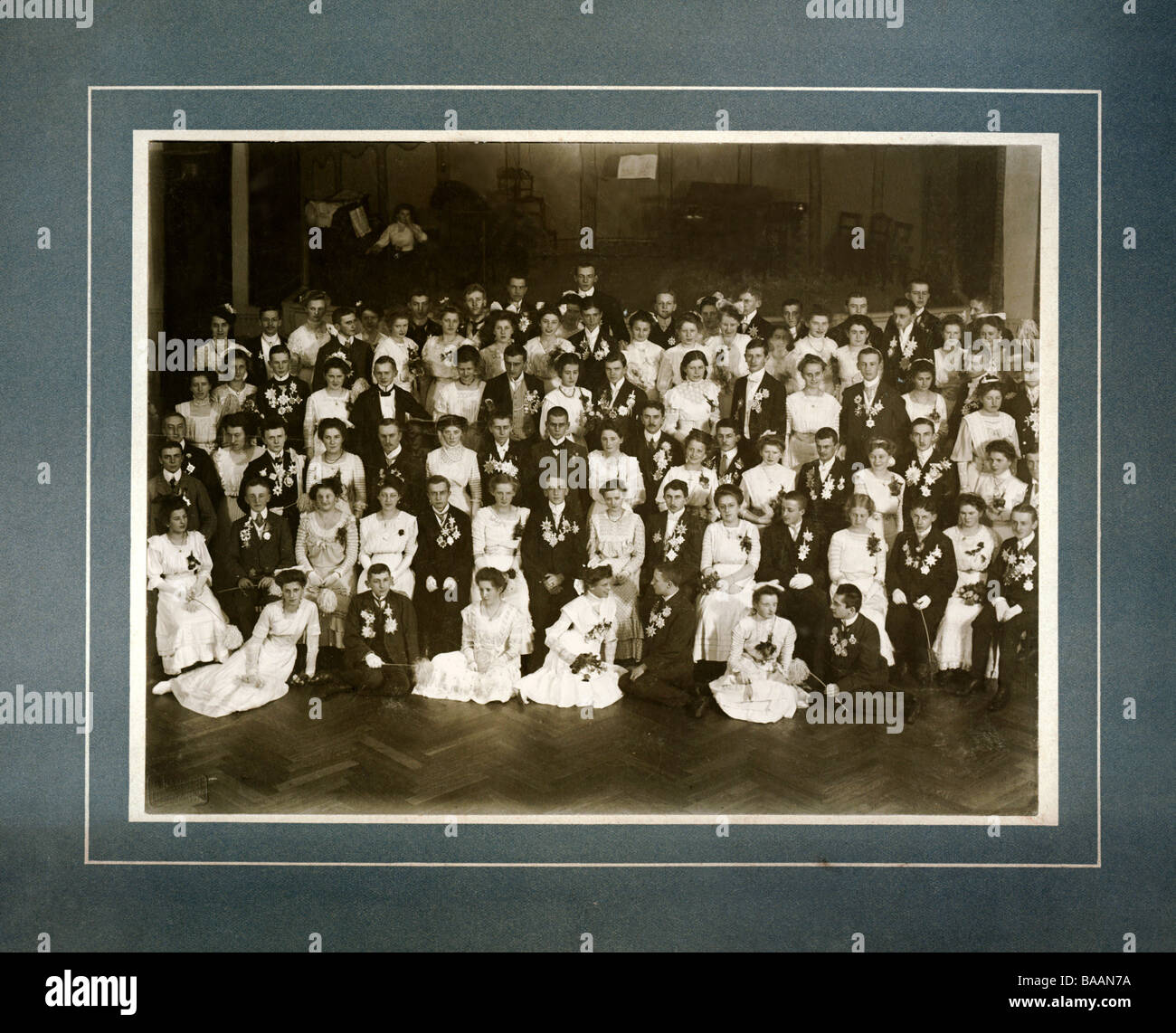 festivity, balls and parties, group picture, debutants, October 1909, Stock Photo