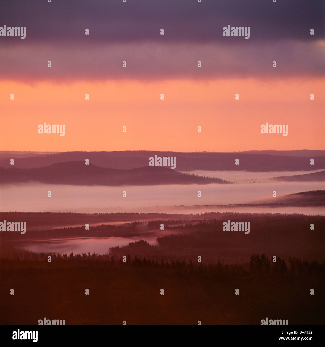 Silhouettes mountains dusk top hi-res stock photography and images - Alamy