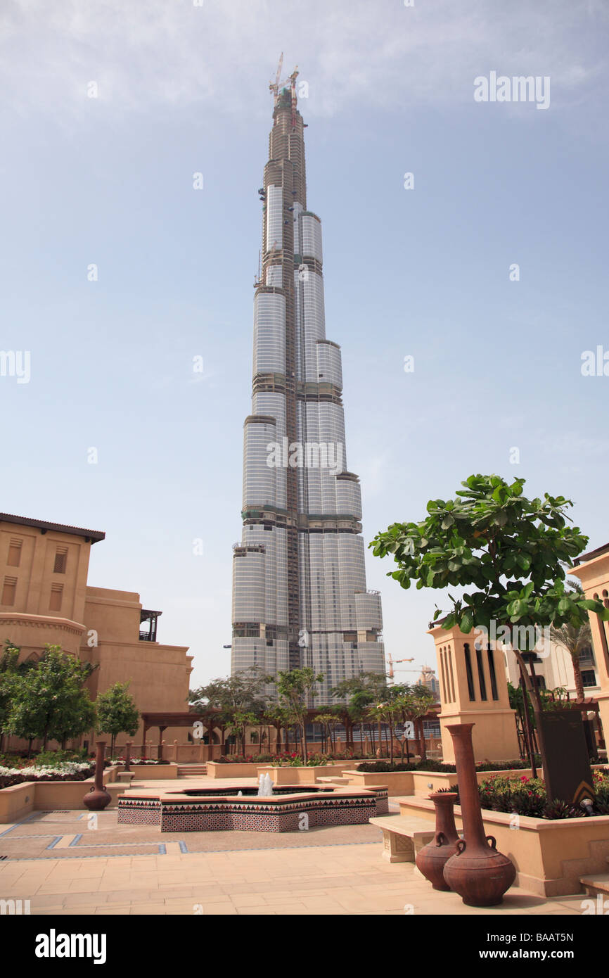 Burj Dubai World s tallest building still under construction Dubai United Arab Emirates Stock Photo