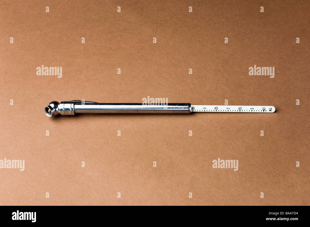 Tire pressure gauge hires stock photography and images Alamy