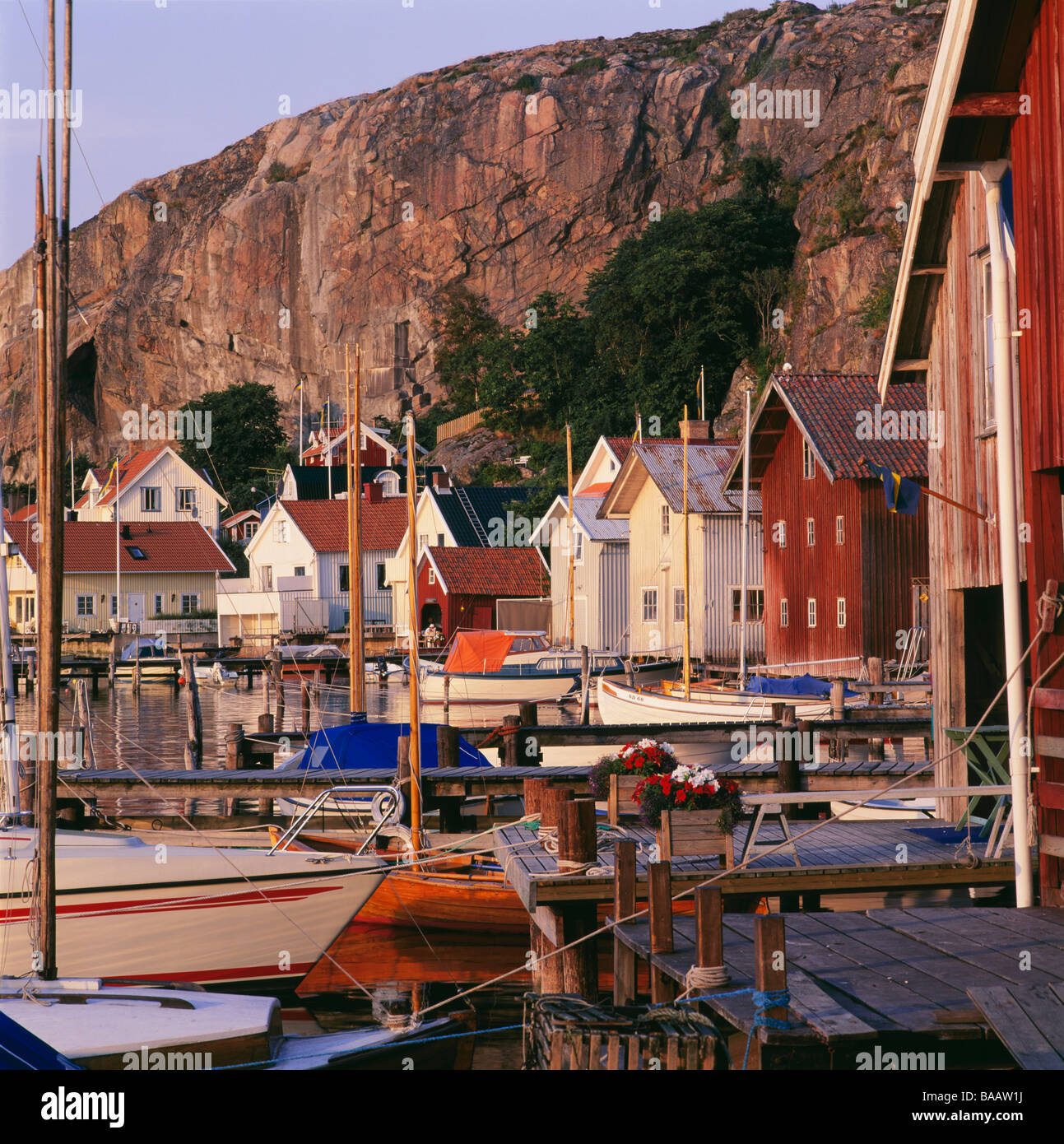 Docked boats nobody hi-res stock photography and images - Alamy