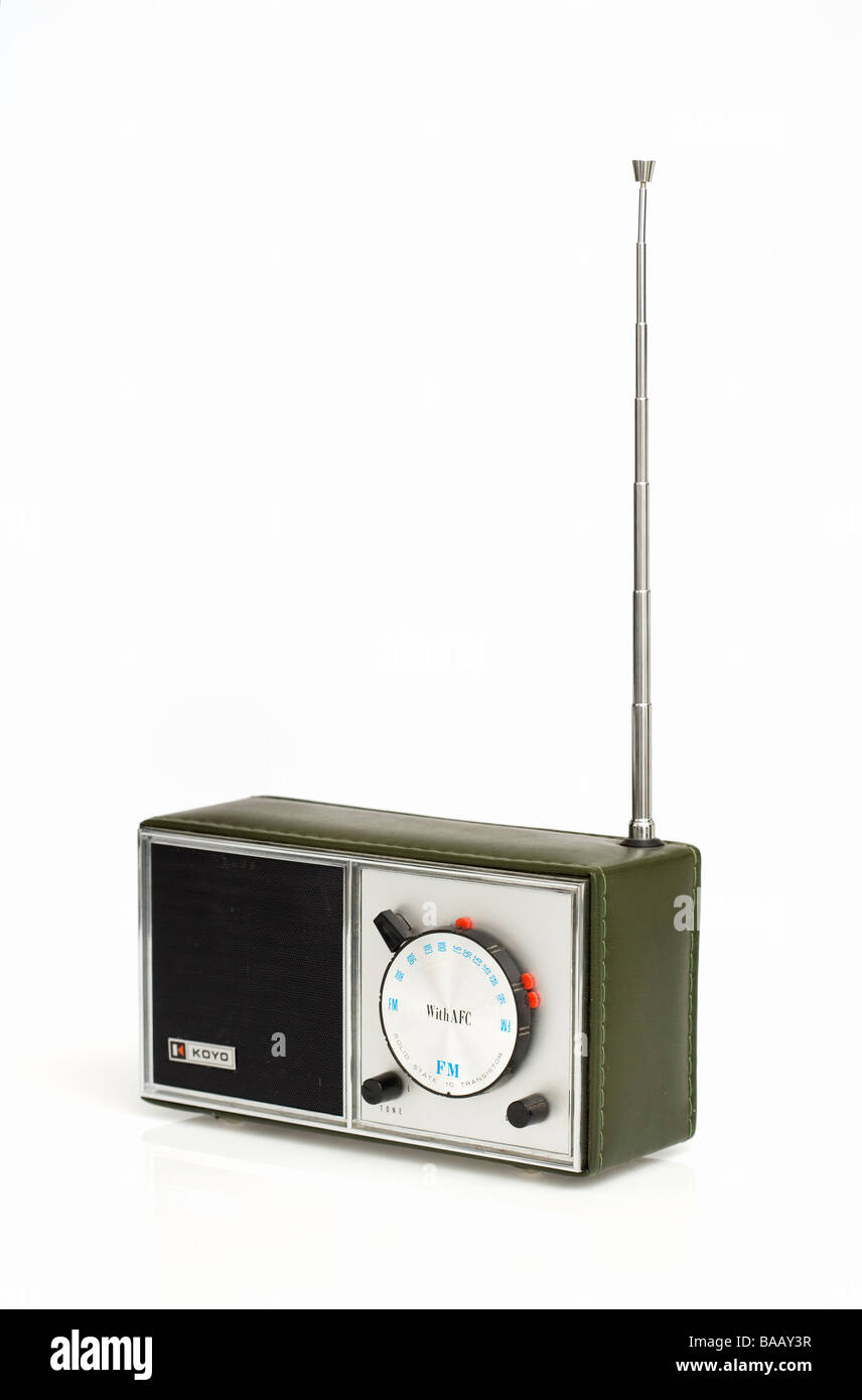 Portable transistor radio fotografías e imágenes de alta resolución - Alamy
