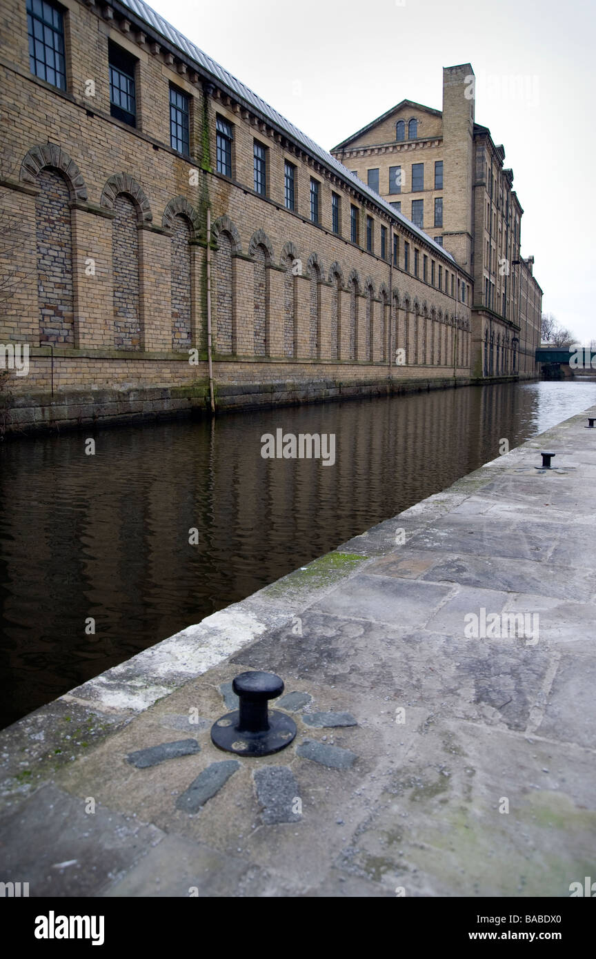 Canal Saltaire Stock Photo