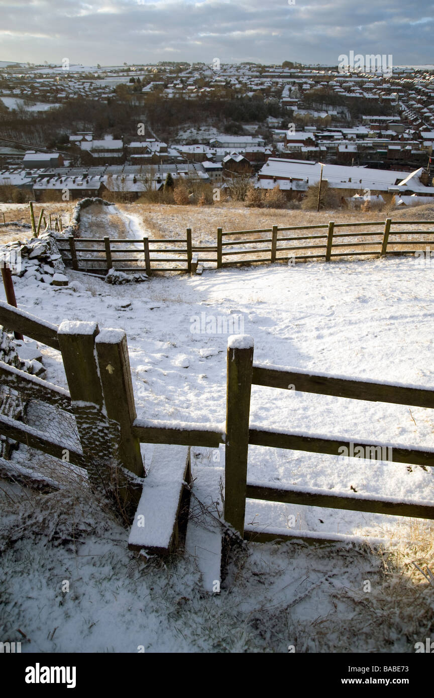 Footpath ice hi-res stock photography and images - Alamy