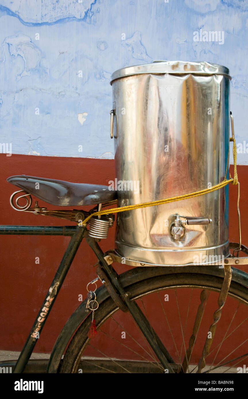 Tea urn hi-res stock photography and images - Alamy