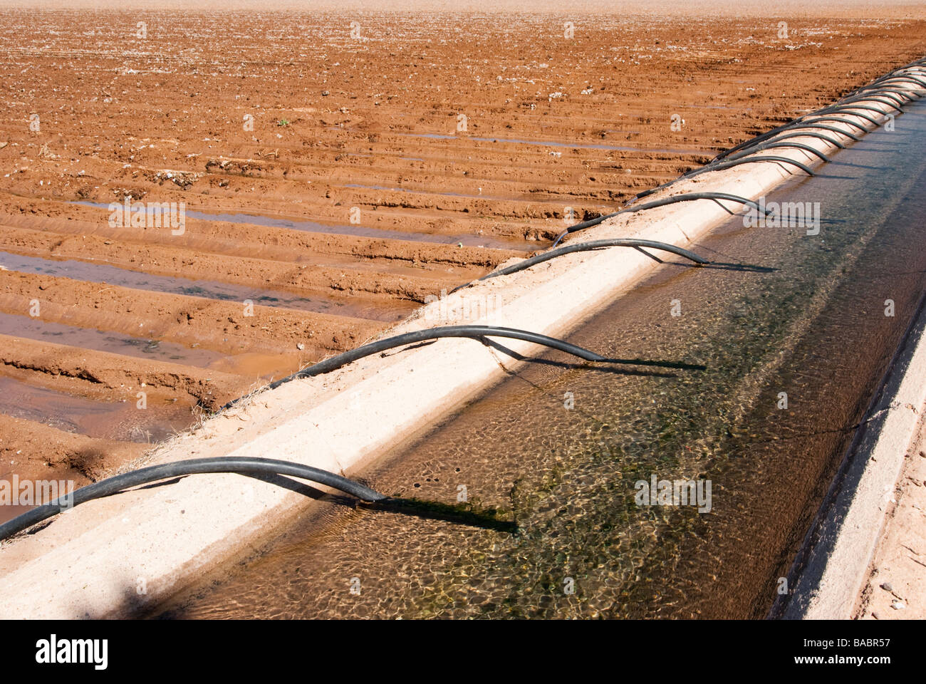 Ditch irrigation siphon hires stock photography and images Alamy