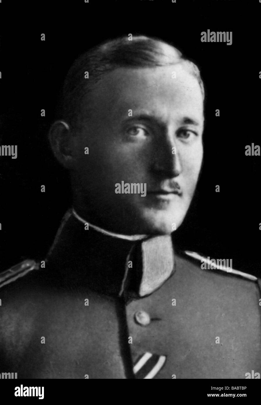 Schlageter, Albert Leo, 12.8.1894 - 26.5.1923, German officer, portrait in uniform, photo, 1918, cigarette card, Stock Photo