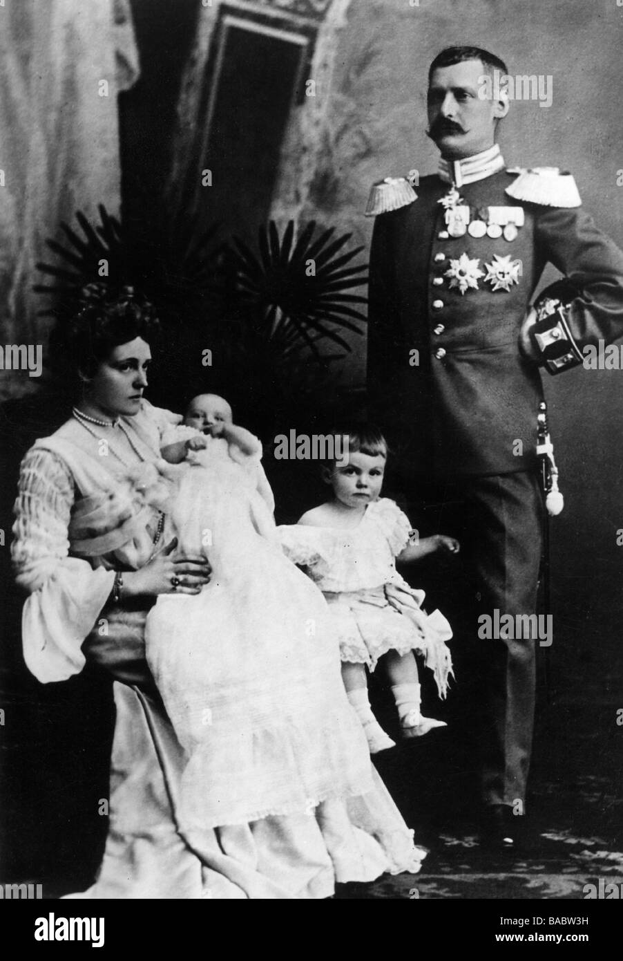 Rupprecht, 18.5.1869 - 2.8.1955, Crown Prince of Bavaria  5.11.1913 - 9.11.1918, with wife Marie Gabrielle, son Luitpold and daugther Irmingard, 1902, Stock Photo
