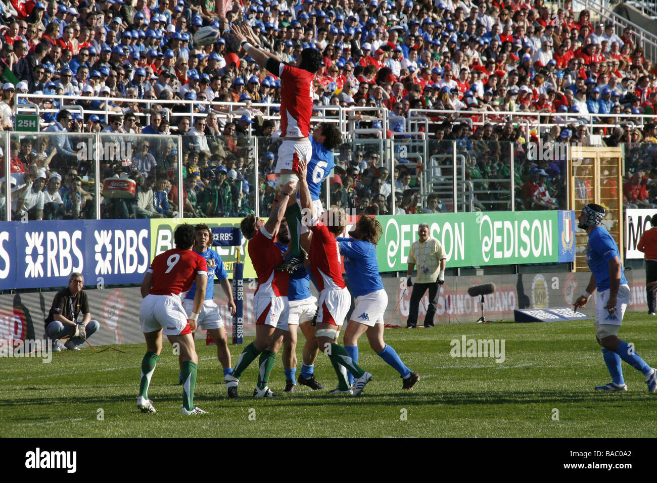 action in the six nations match wales versus italy, rome 2009 Stock Photo