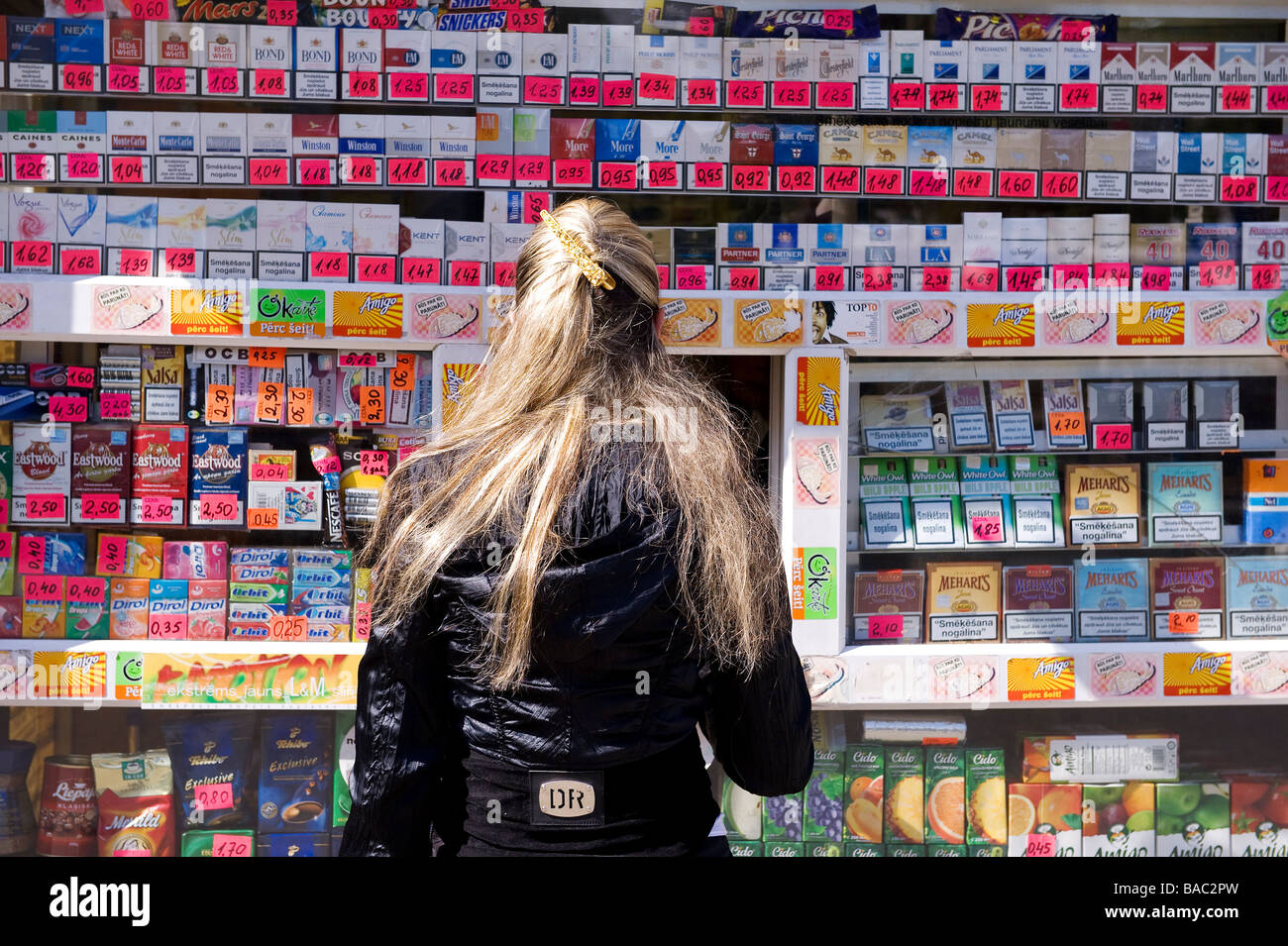 Cigarettes for sale hi-res stock photography and images - Alamy