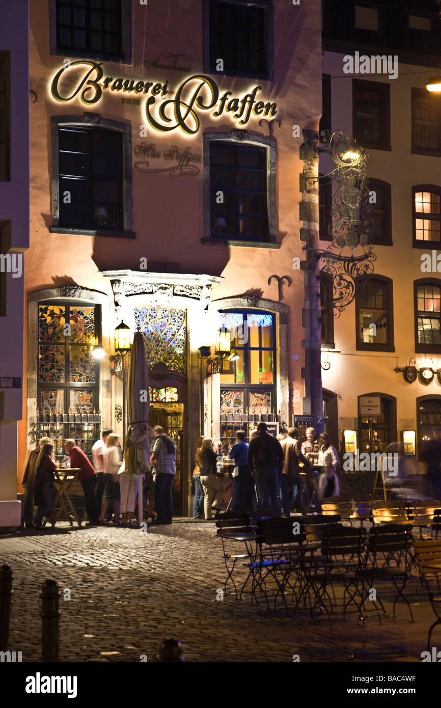Brauerei Pfaffen pub, Cologne old town at night Stock Photo