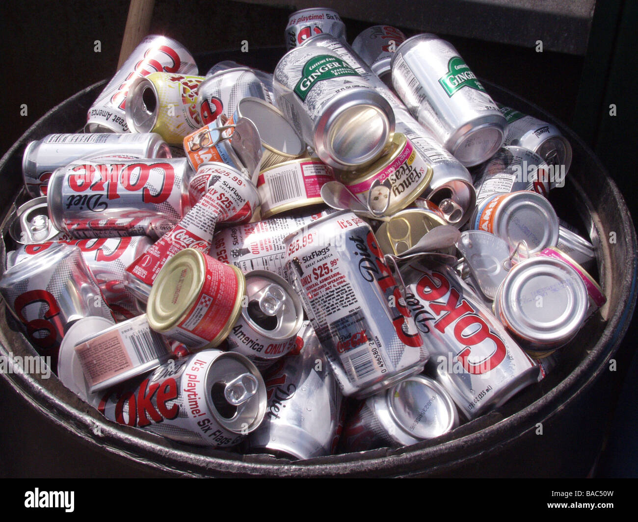 Recycling centers hi-res stock photography and images - Alamy