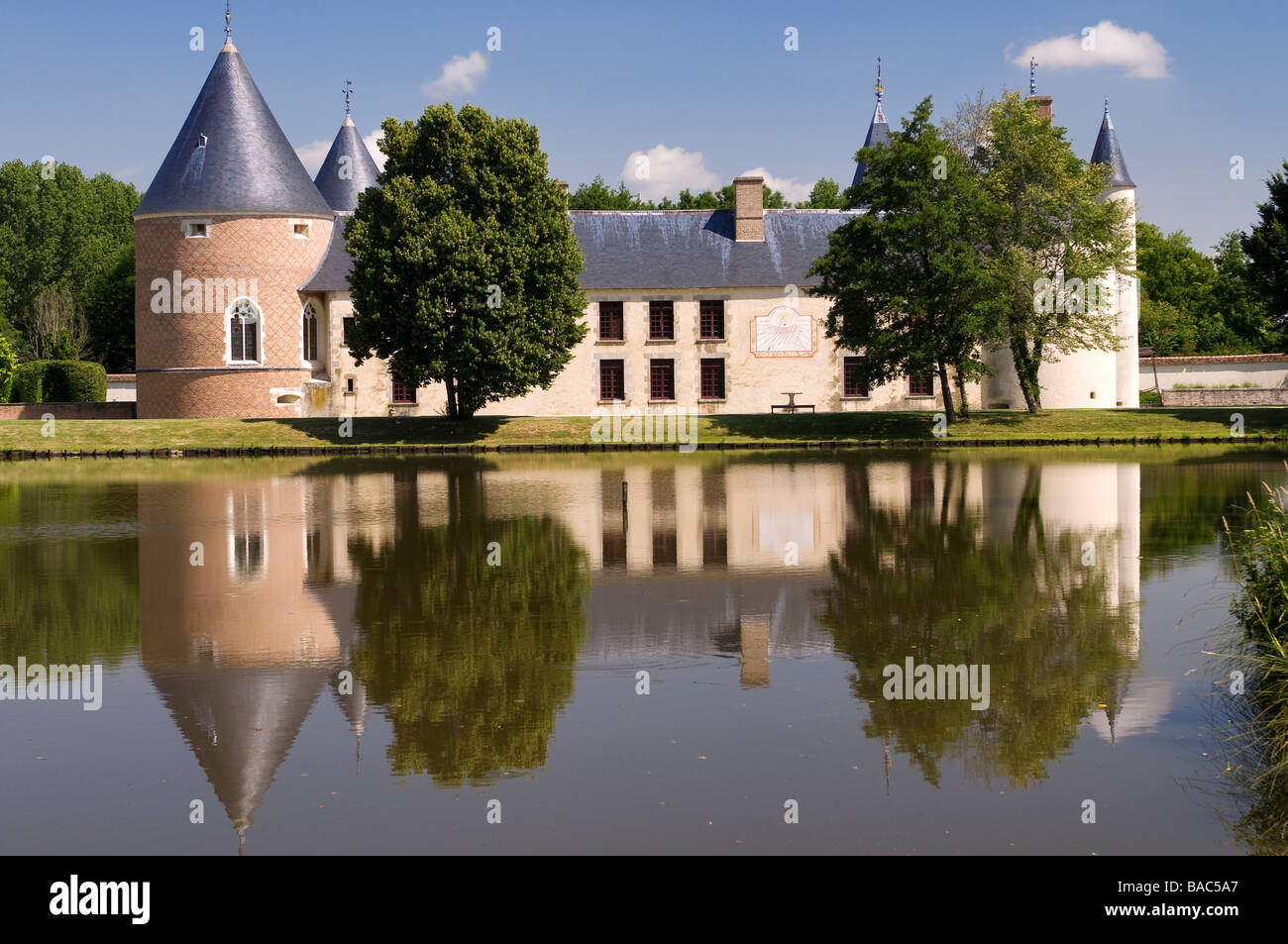 France, Loiret, Chilleurs aux Bois, Château Chamerolles,Valley classified as World Heritage by UNESCO, compulsory mention : Stock Photo