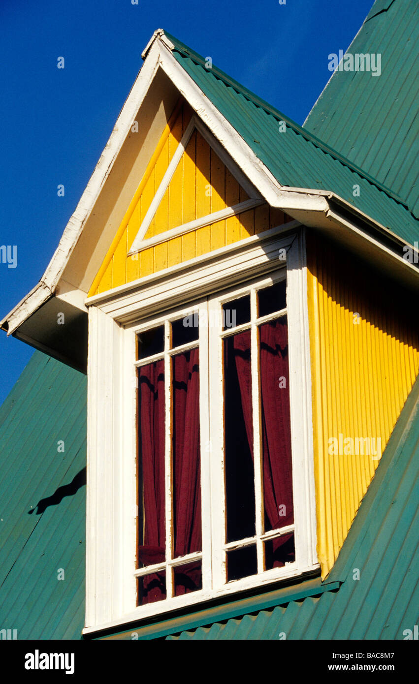 Chile, Valparaiso Region, Valparaiso, upper town, sheet metal colored house Stock Photo