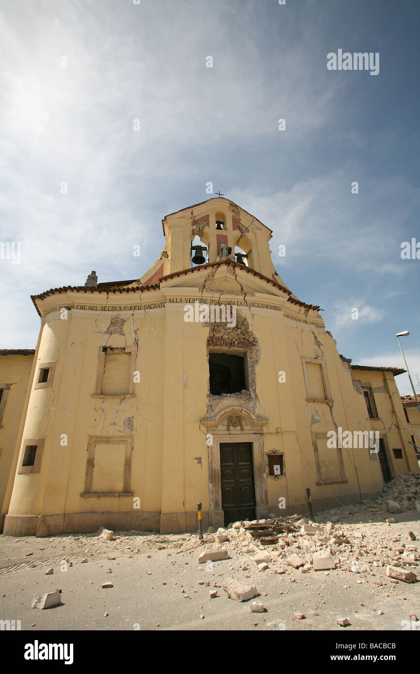 Quake damaged church Paganica Arbuzzo Italy following the earthquake of 6th April that affected the area of L Aquila Stock Photo