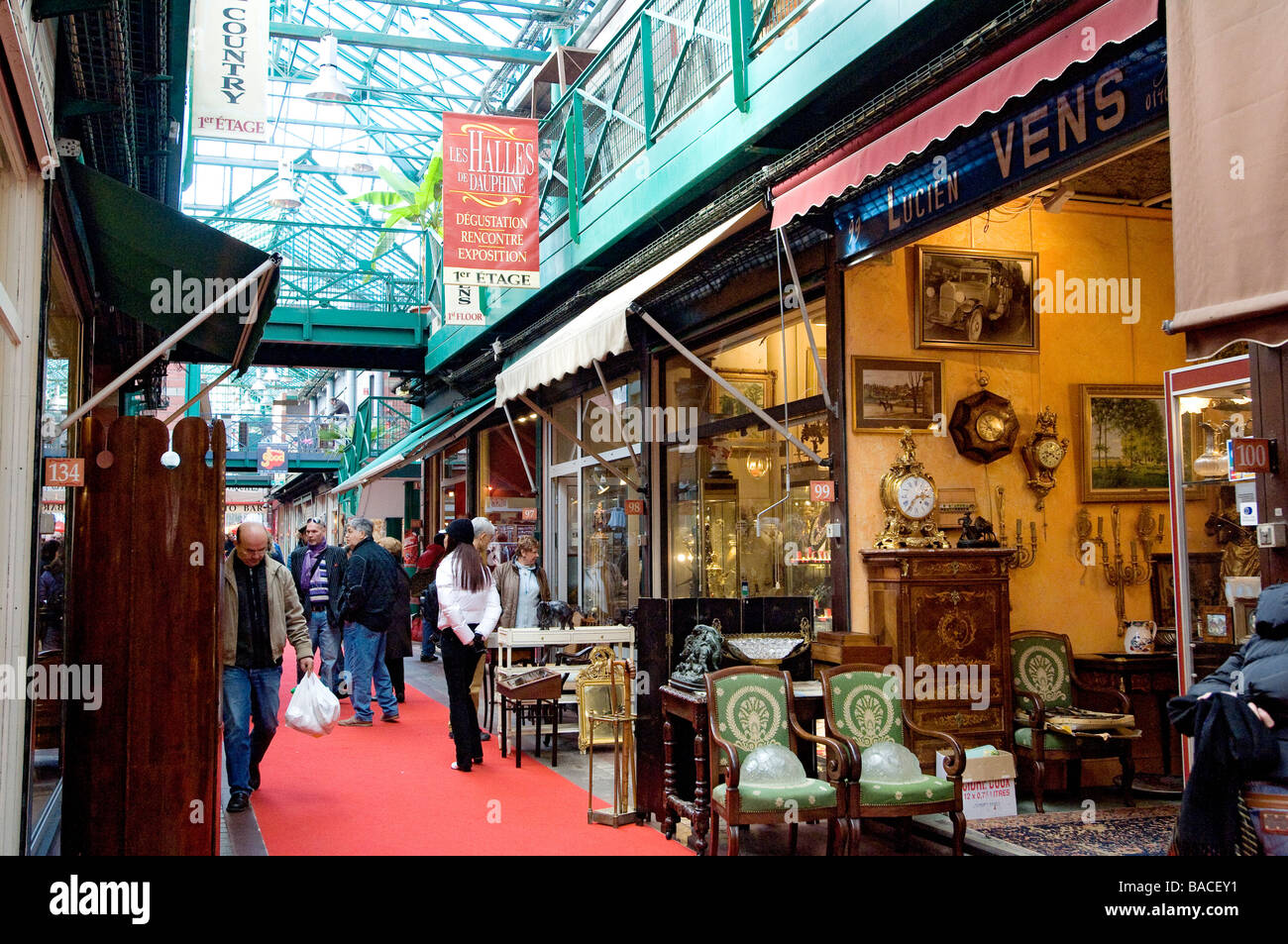 France, Paris, flea Market at Porte de Clignancourt Stock Photo Alamy