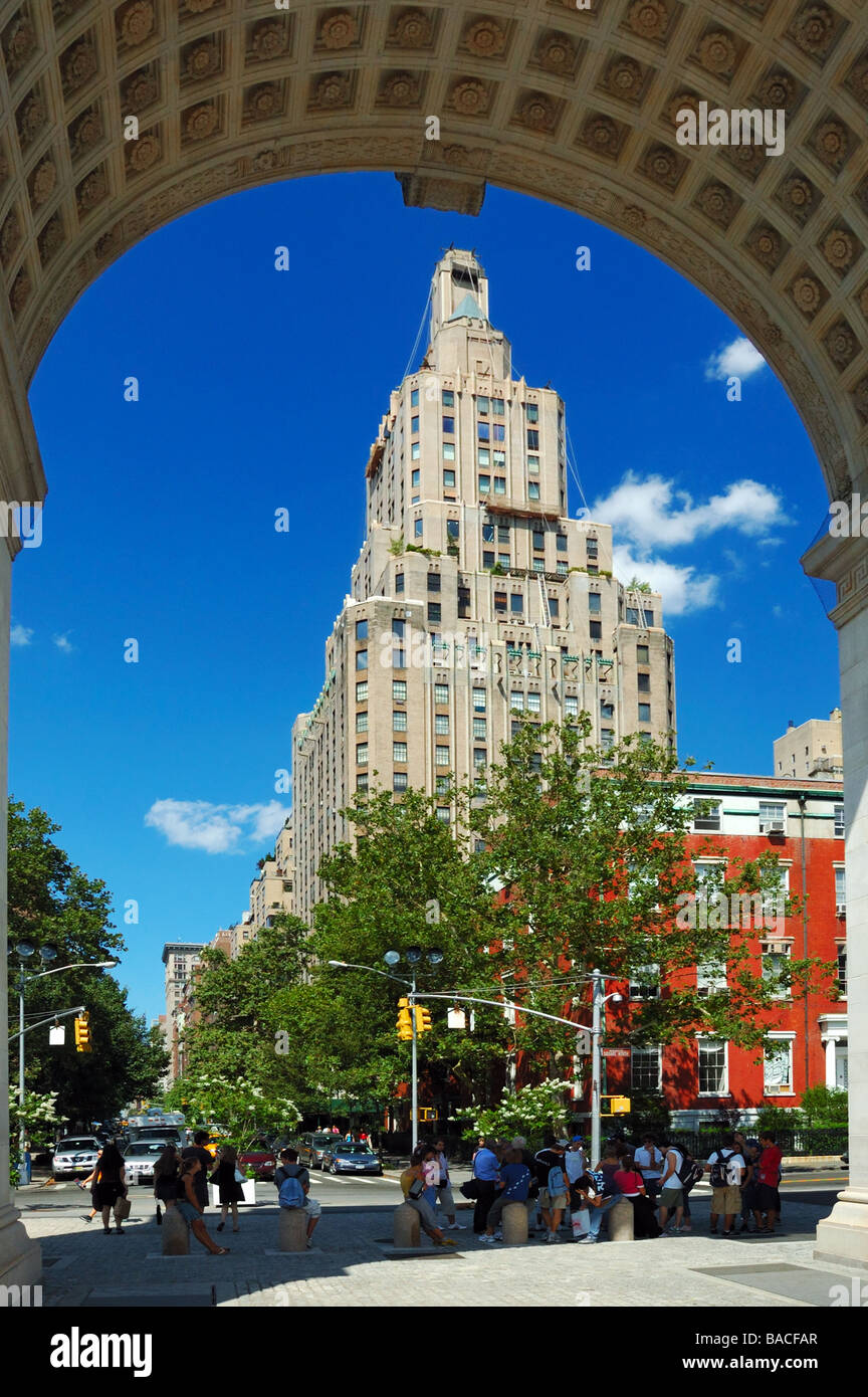 The 1 Fifth  Avenue Building seen through the Washington Square Arch, Washington Square, New York, USA. Stock Photo