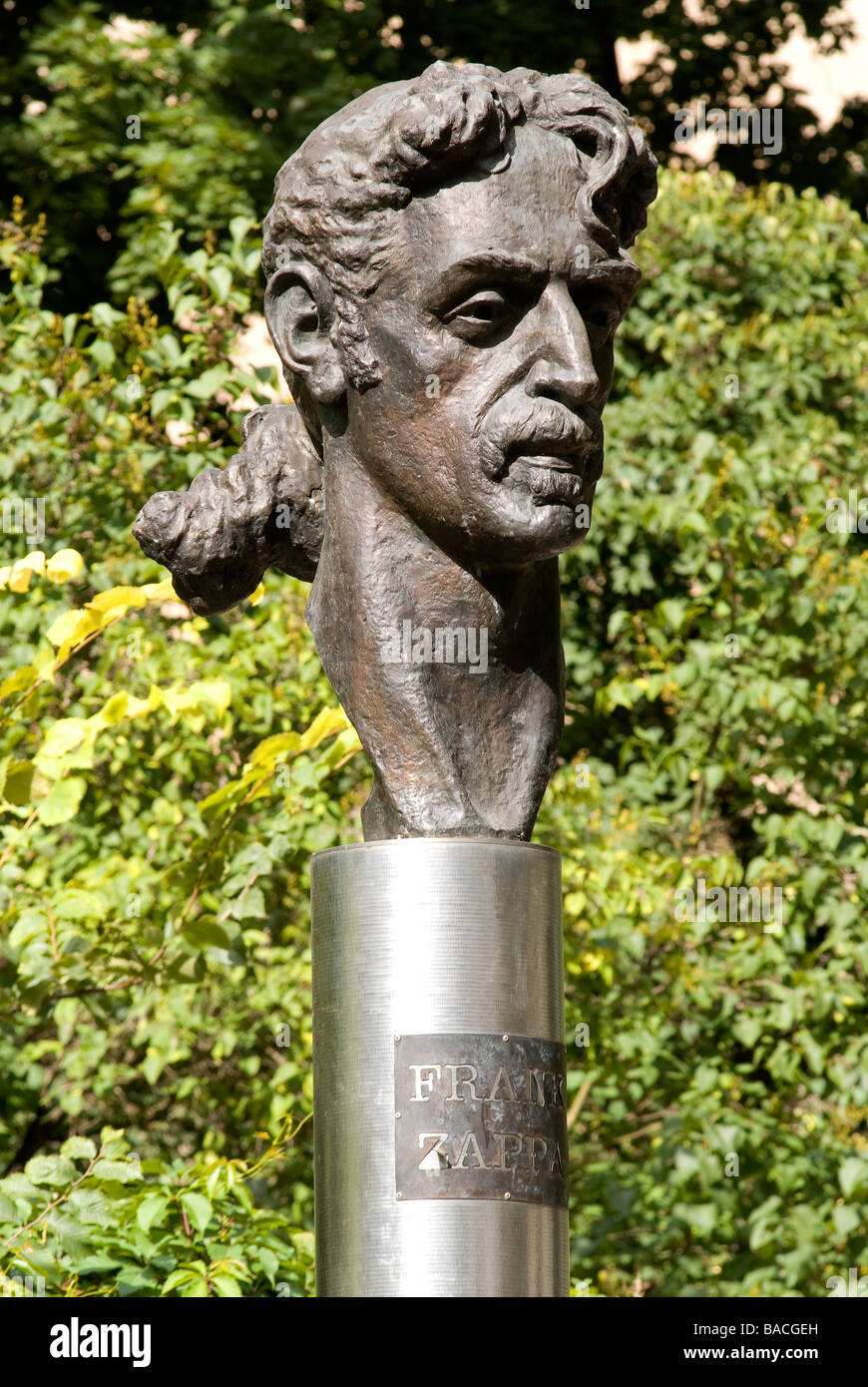 Lithuania (Baltic States), Vilnius, Frank Zappa sculpture, Kalinausko 1, the only one in the world dedicated to the famous U.S. Stock Photo