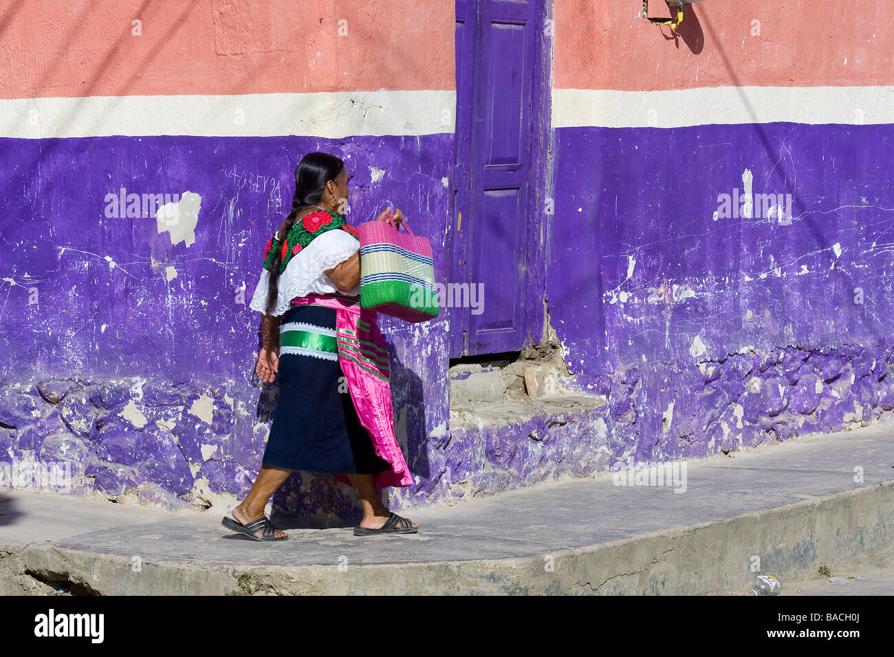Mexico, Chiapas State, colourful houses at Ocosingo Stock Photo Alamy
