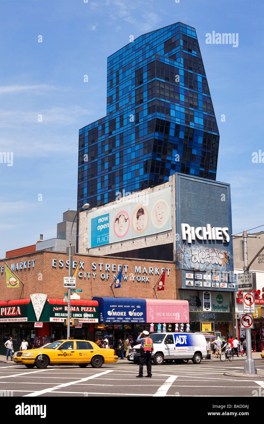 United States, New York city, Lower East Side, crossing of Delancey Street and Essex Street with Blue Condominium building by Stock Photo