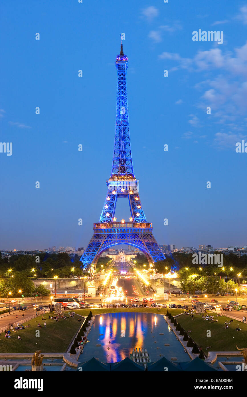 France, Paris, the Eiffel Tower illuminated in blue from July 1st to December 31th, 2008 with the 12 stars of the European flag Stock Photo