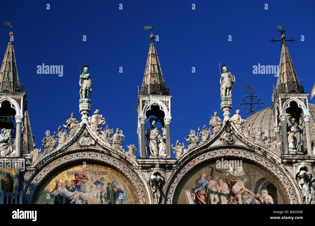 Italien Venedig Markuskirche Basilica di San Marco Türme und Giebelspitzen Stock Photo